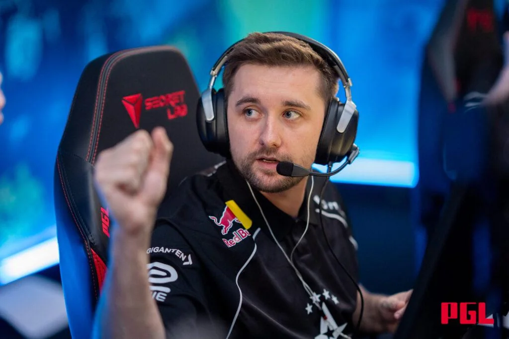 HooXi-astralis.webp.webp