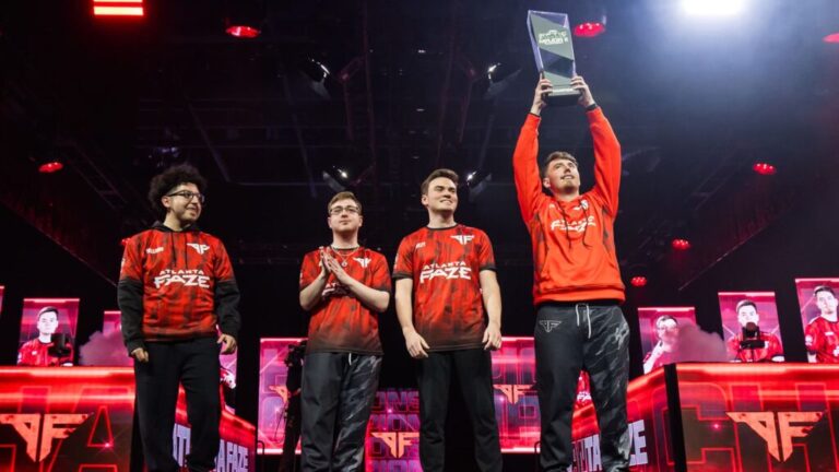 Atlanta-FaZe-celebrating-on-stage-at-a-Call-of-Duty-event-1024x576.jpg